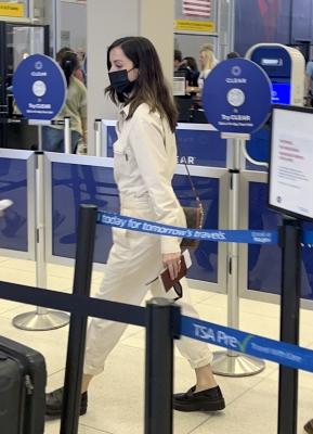 DA-0409airportny-001.jpg