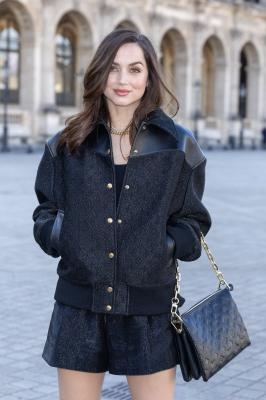 outsidelvfashionshow-005.jpg